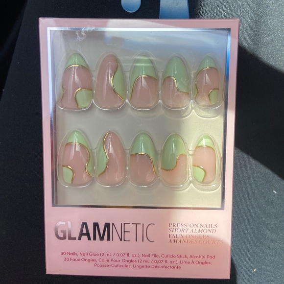 GLAMNETIC Olive you PRESS-on nails - Picture 1 of 3
